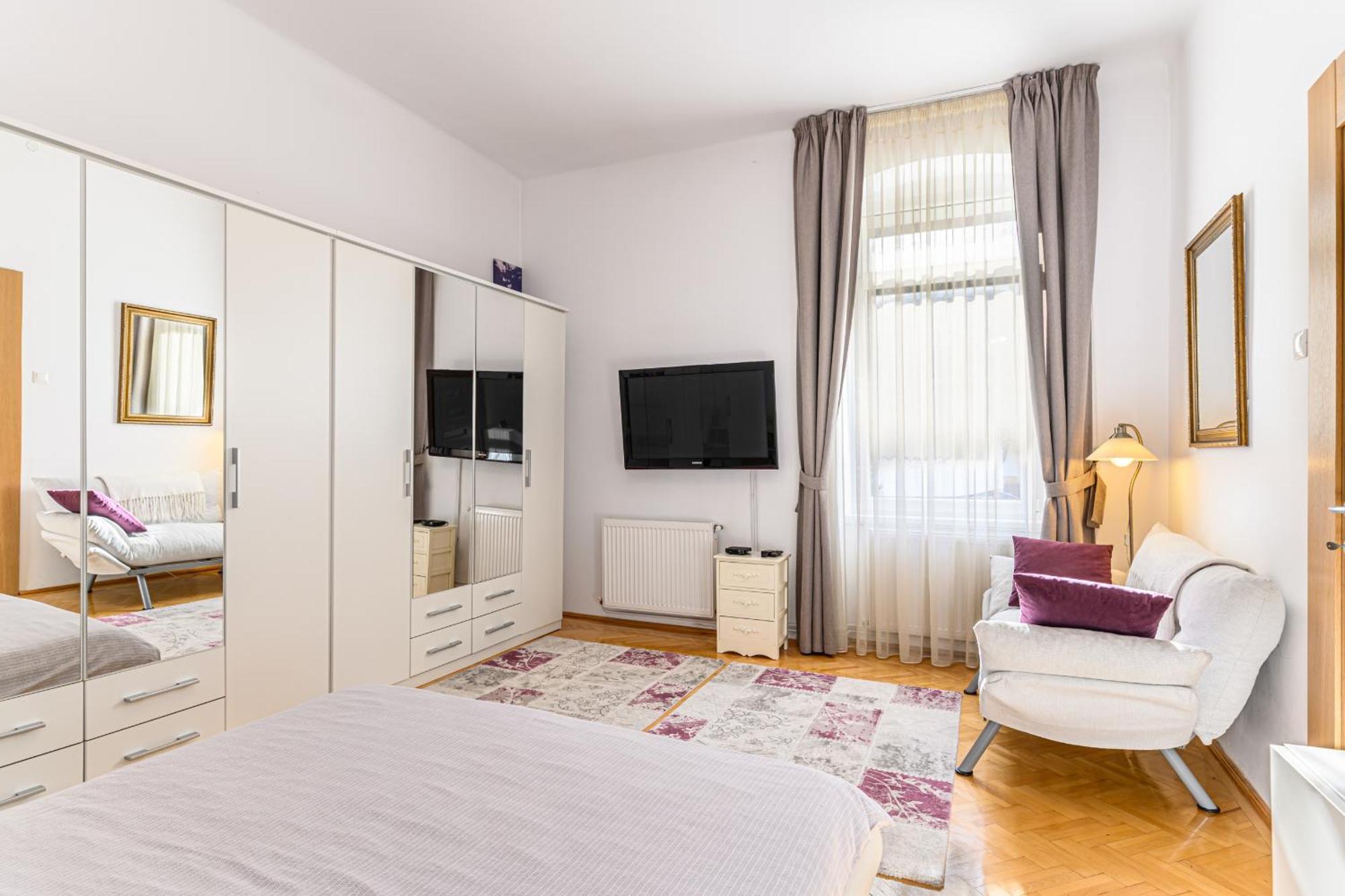 Апартаменты Brasov Centrul Vechi - 67Sqm - 2Min To Counsel Square Экстерьер фото